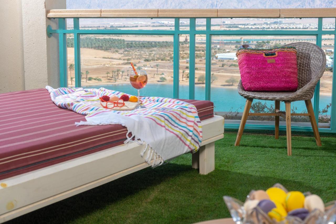 Herods Boutique Eilat A Premium Collection By Fattal Hotels Екстериор снимка Artificial grass on a balcony