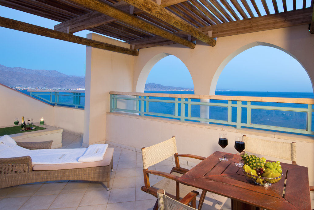 Herods Boutique Eilat A Premium Collection By Fattal Hotels Екстериор снимка The view from the balcony of a suite at the Dead Sea