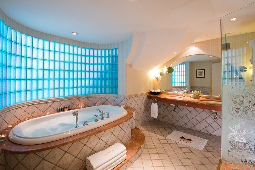 Herods Boutique Eilat A Premium Collection By Fattal Hotels Екстериор снимка A bathroom in a hotel